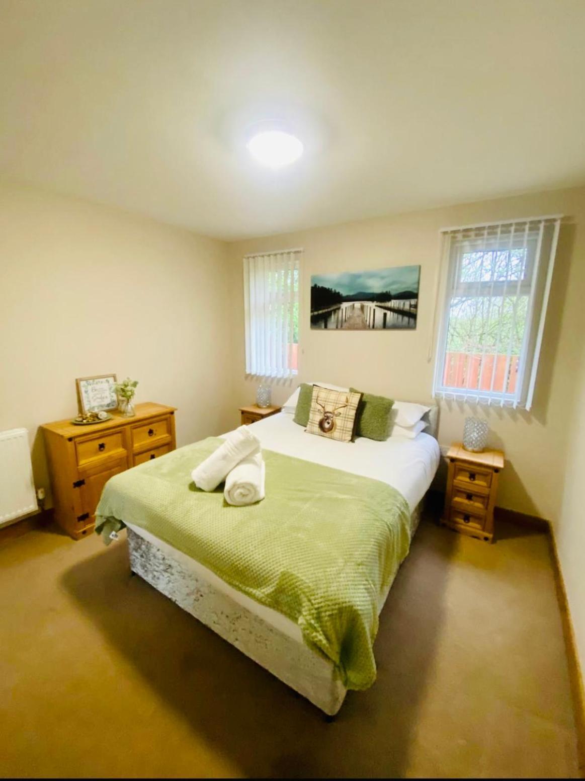 יורק Elder Cabin With Hot Tub מראה חיצוני תמונה