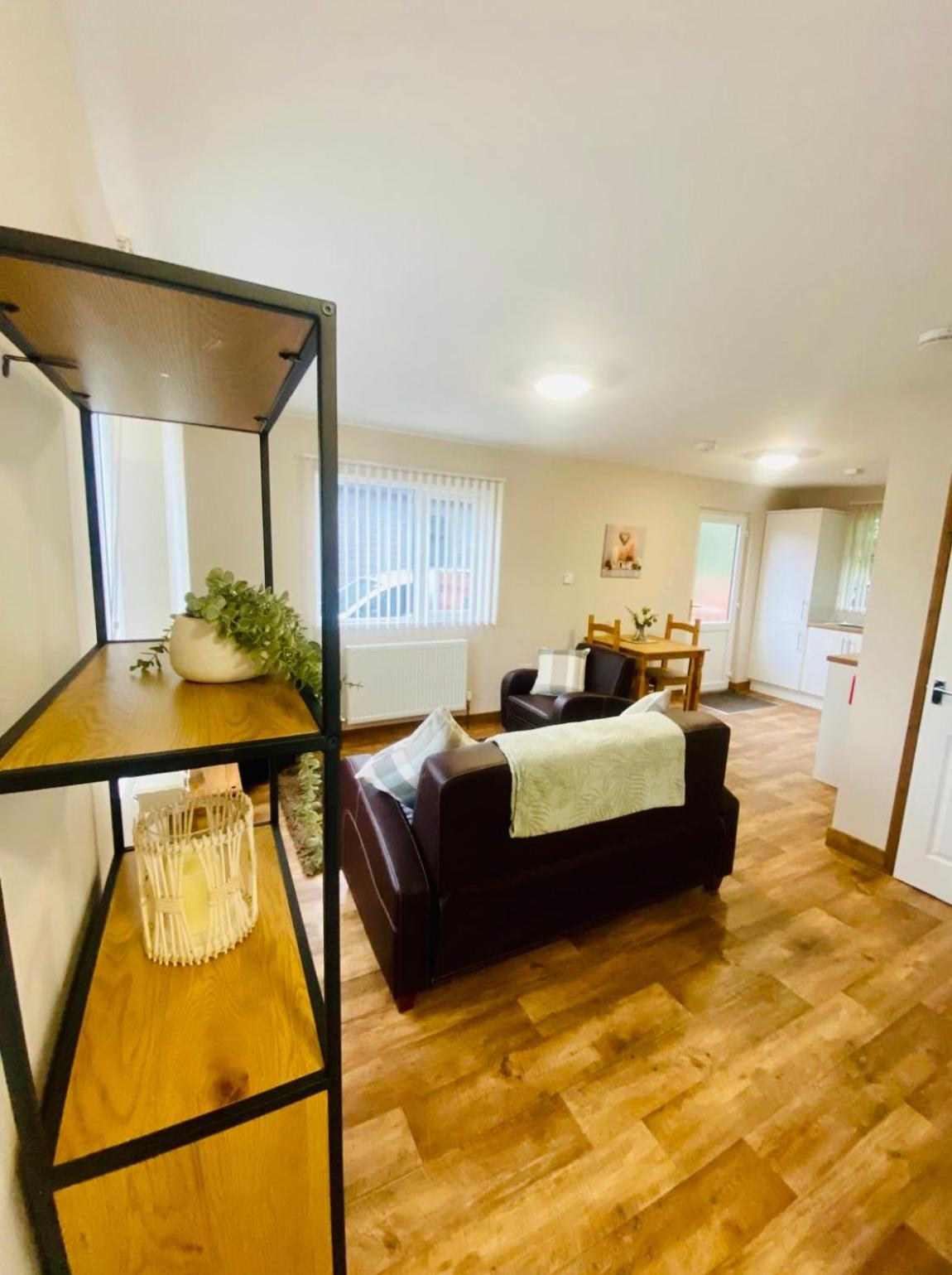 יורק Elder Cabin With Hot Tub מראה חיצוני תמונה